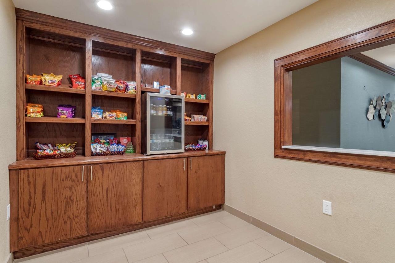 Best Western Plus Galveston Suites Exterior photo
