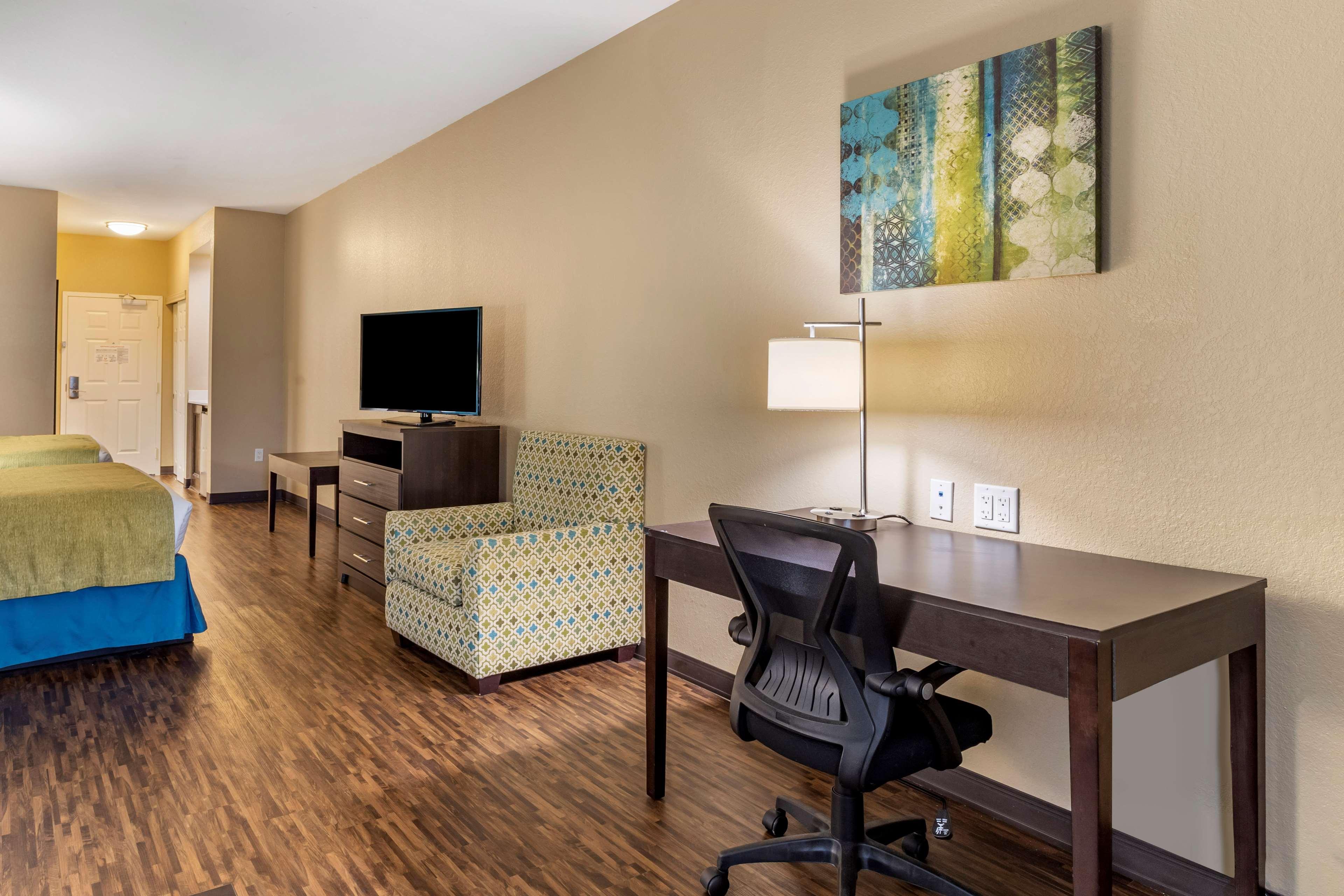 Best Western Plus Galveston Suites Exterior photo