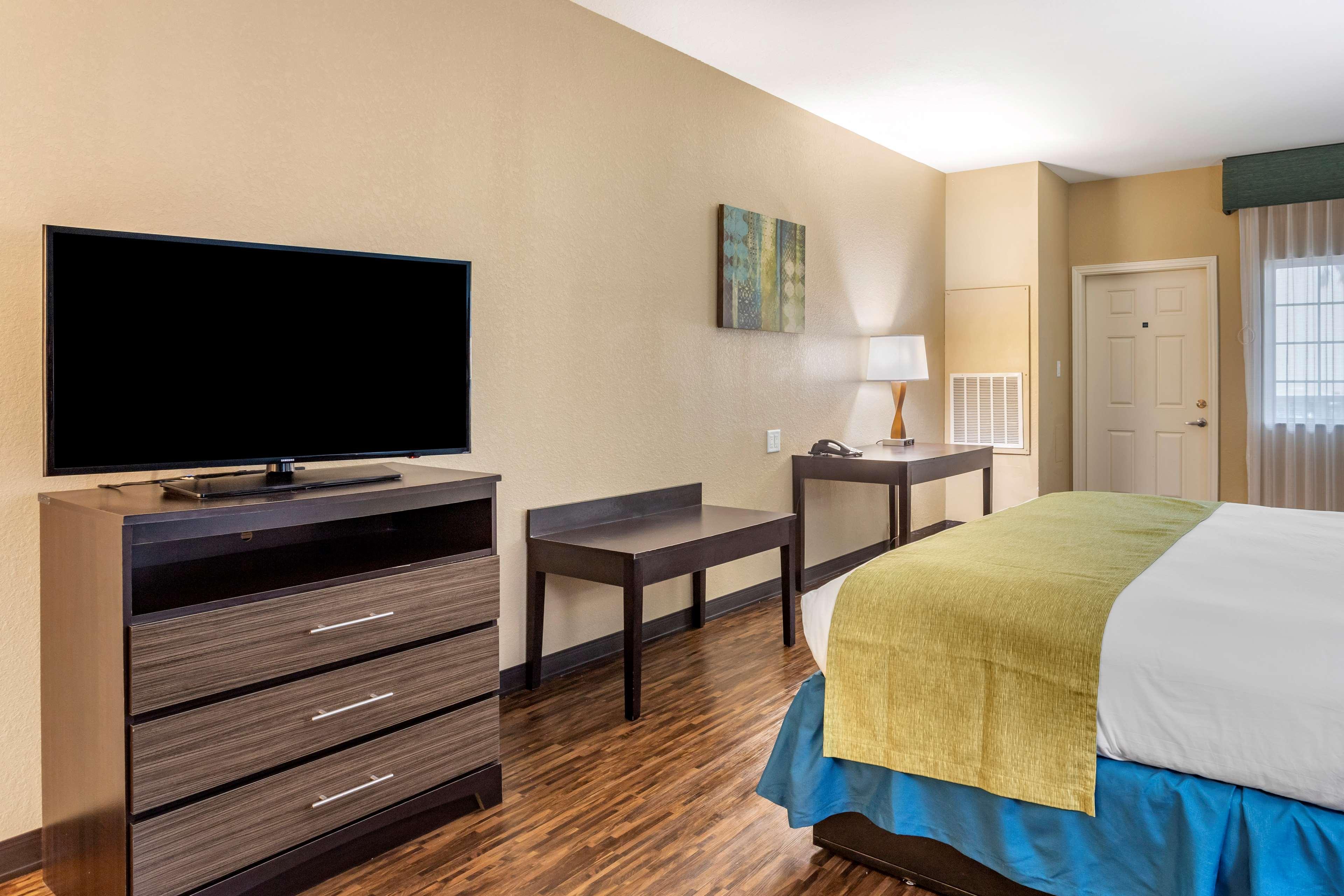 Best Western Plus Galveston Suites Exterior photo