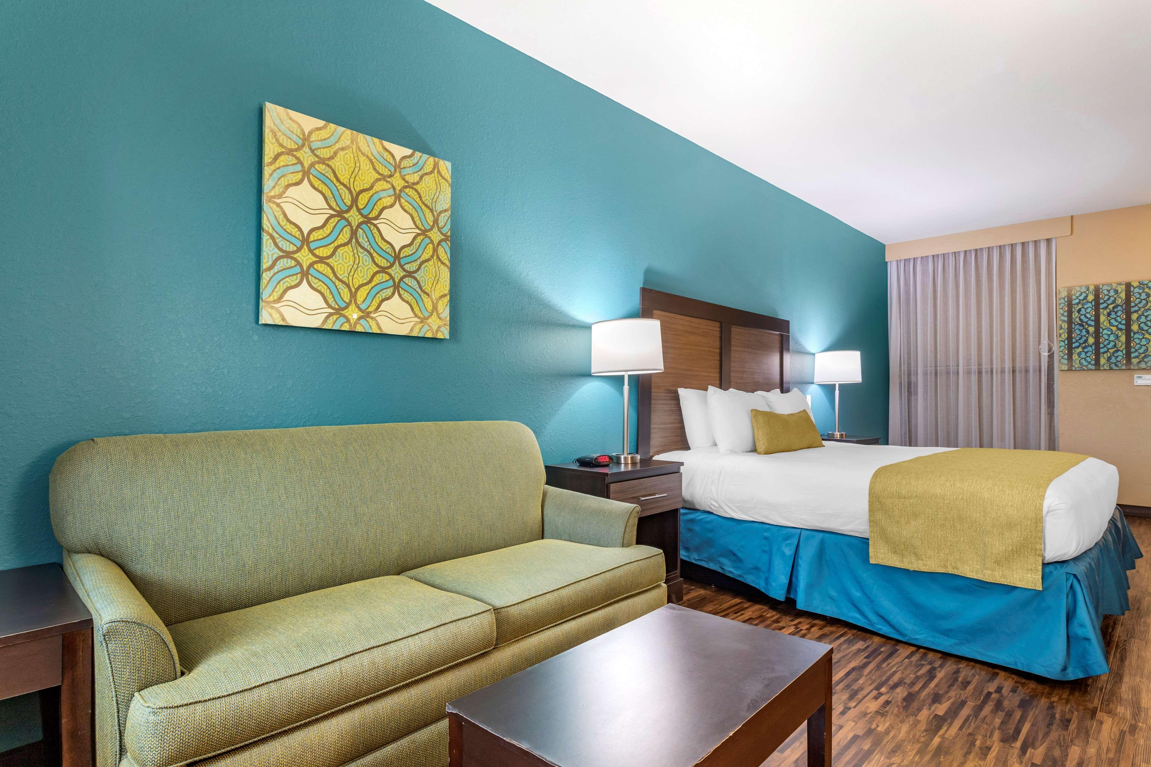 Best Western Plus Galveston Suites Exterior photo