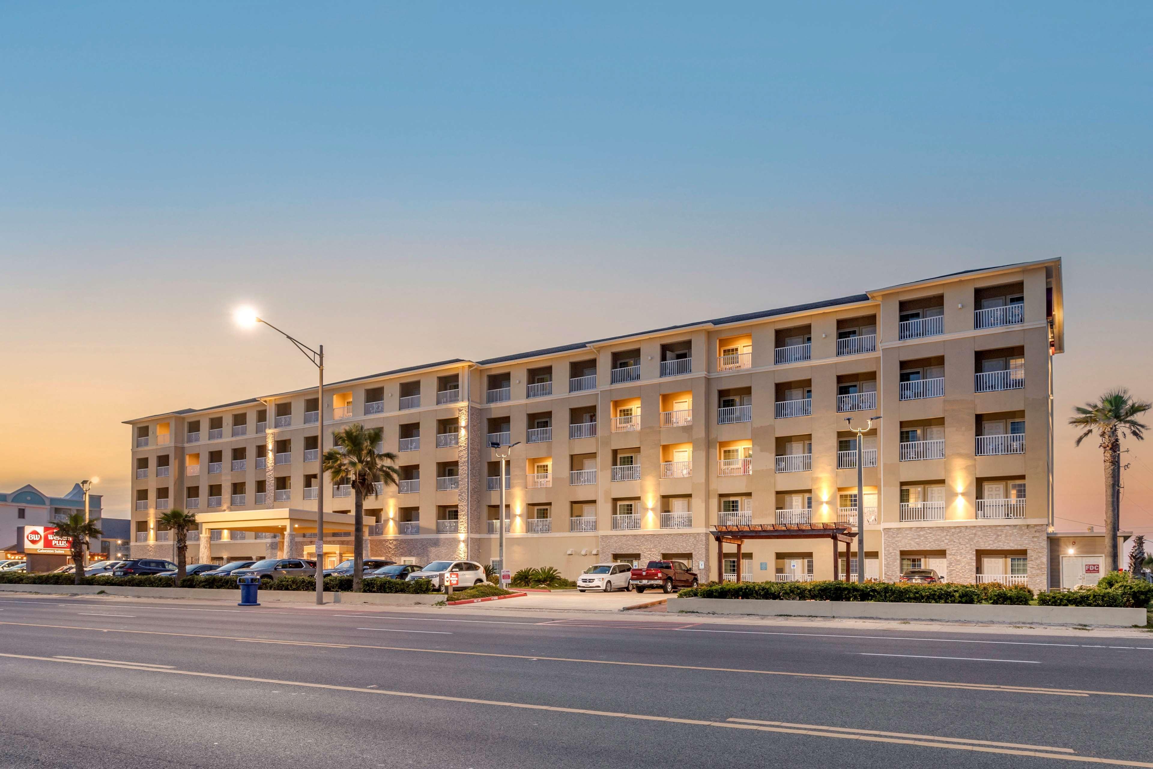 Best Western Plus Galveston Suites Exterior photo