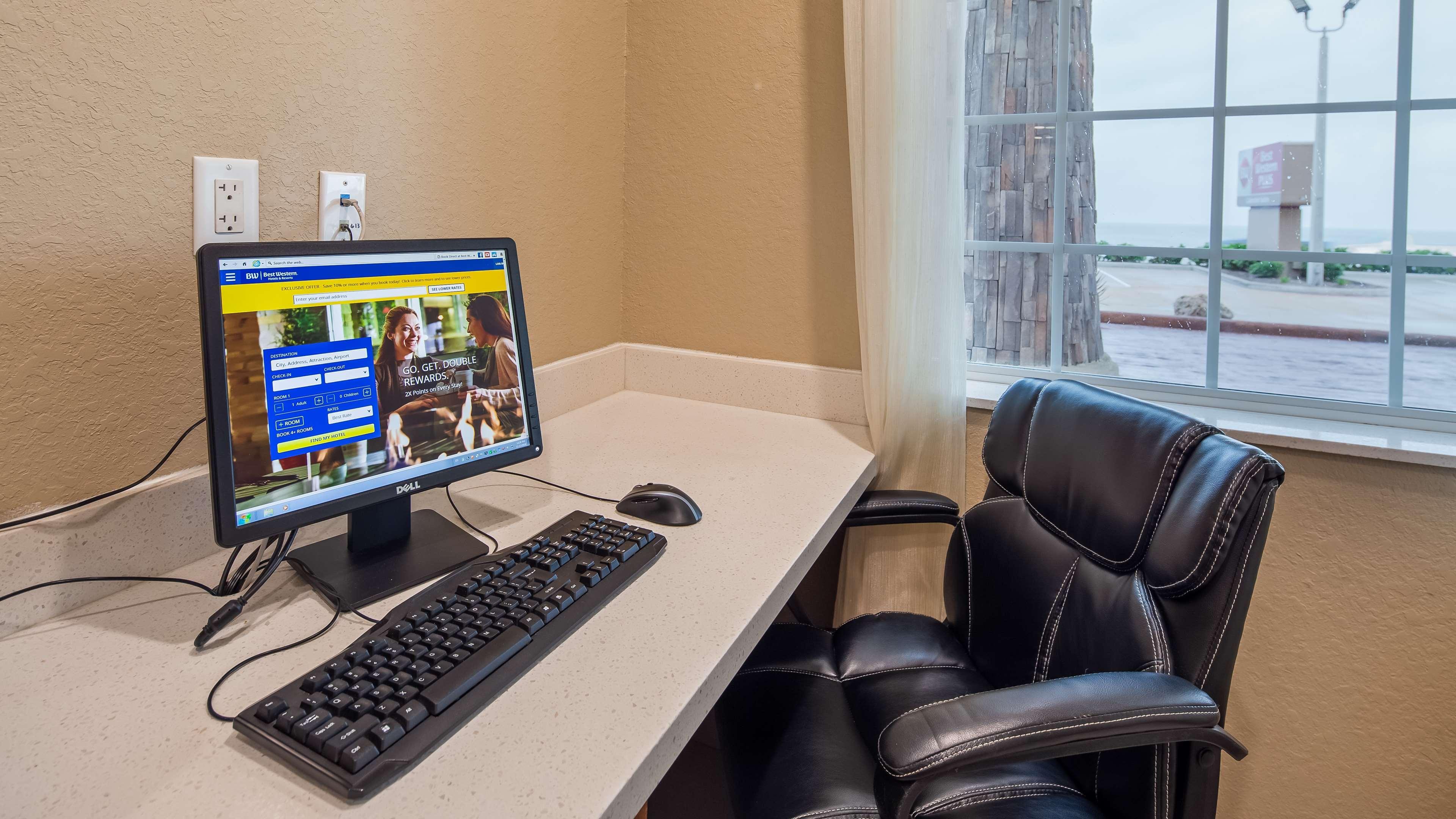 Best Western Plus Galveston Suites Exterior photo